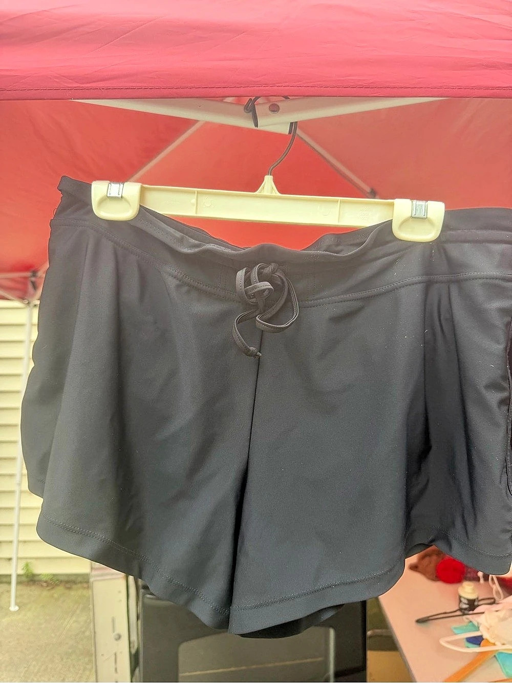 Merona Athletic Shorts in Black Size Large